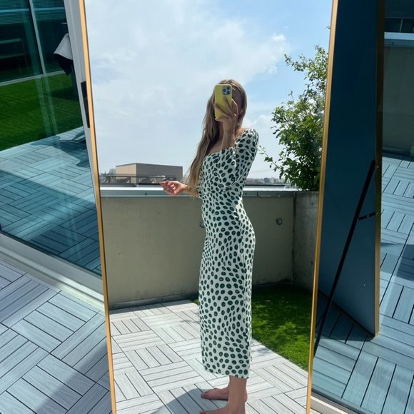 Reformation Hilda long-sleeve midi dress in Tapioca - Picture 9 of 13